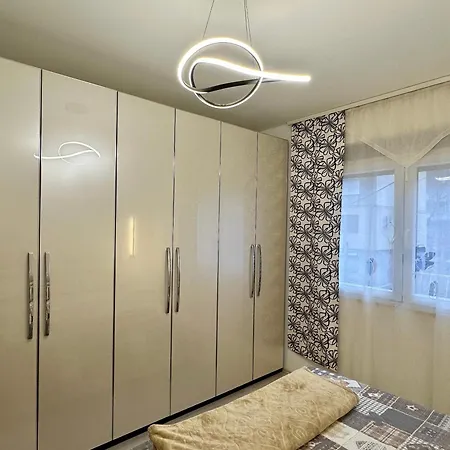 Grace's 2 Апартаменты Шкодер