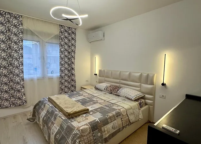 Grace's 2 * שקודר